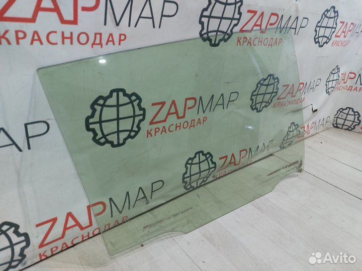 Стекло двери заднее правое Toyota Rav4 40 XA40