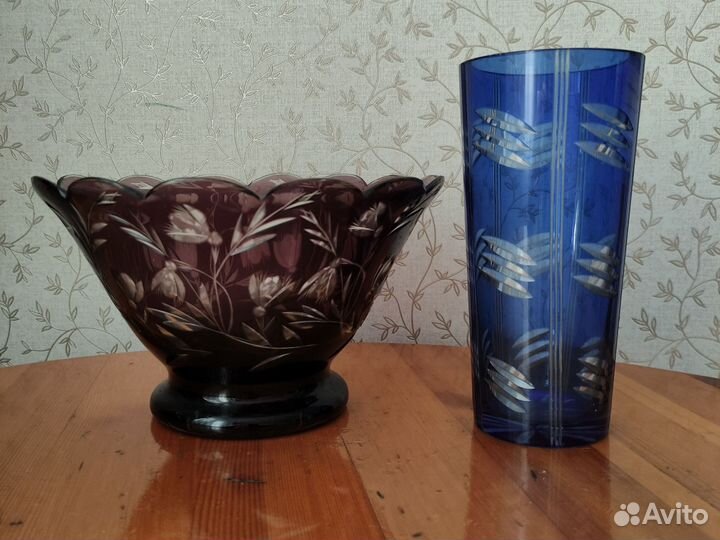 Синяя ваза осталась