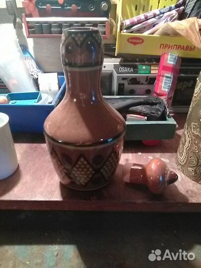 Кувшин с пробкой