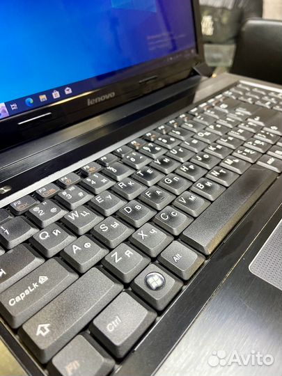 Ноутбук Lenovo Core i3 / 8GB/ 240GB SSD