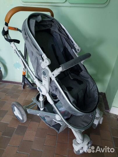 Прогулочная коляска