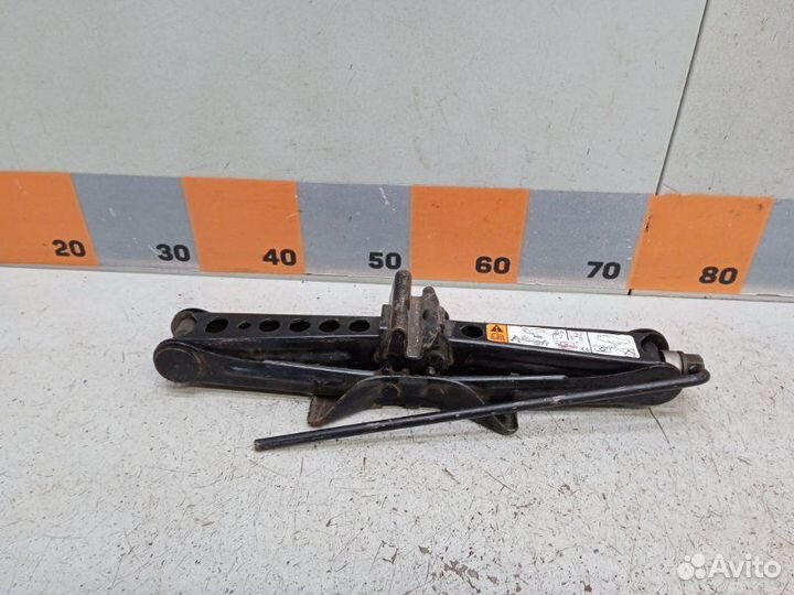 Домкрат Ford Focus 3 2011-2019