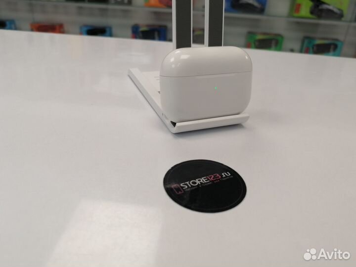 Кейс для беспроводных наушников Apple AirPods Pro