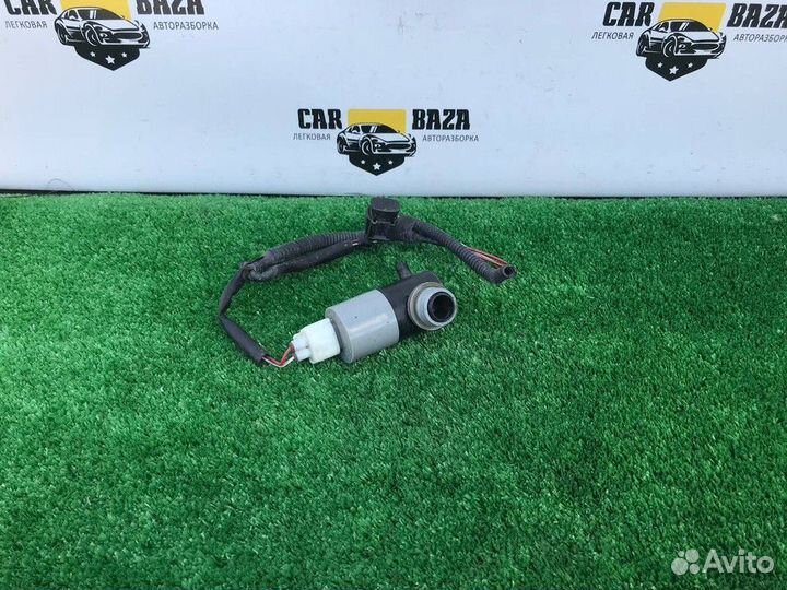 Моторчик стеклоомывателя Toyota Avensis