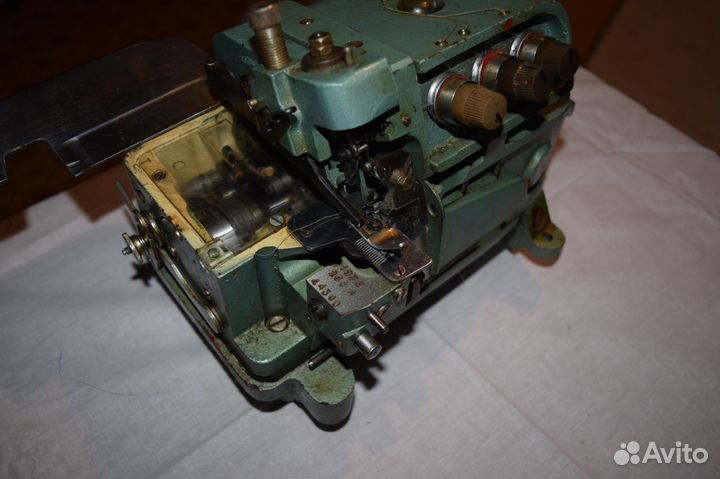 Промышленный оверлок 208 класса