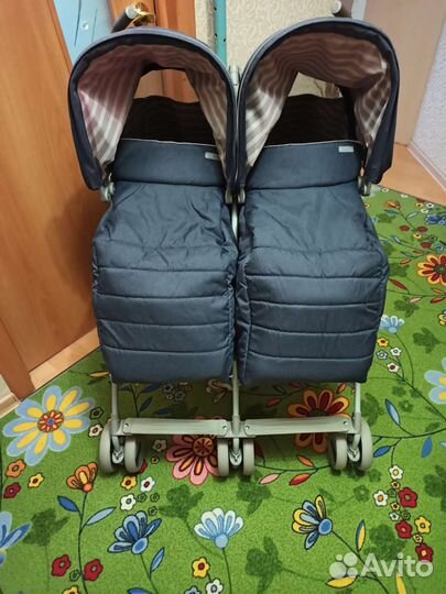 Прогулочная коляска-трость для двойни