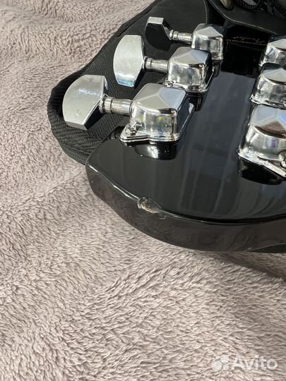 Акустическая гитара