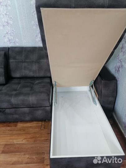 Большой угловой диван бу