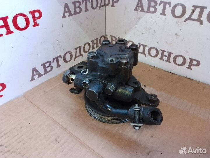 Насос гидроусилителя руля Nissan Primera P10 2.0