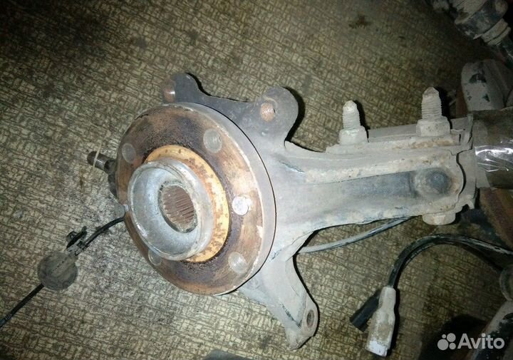 Кулак ступица Пежо 308