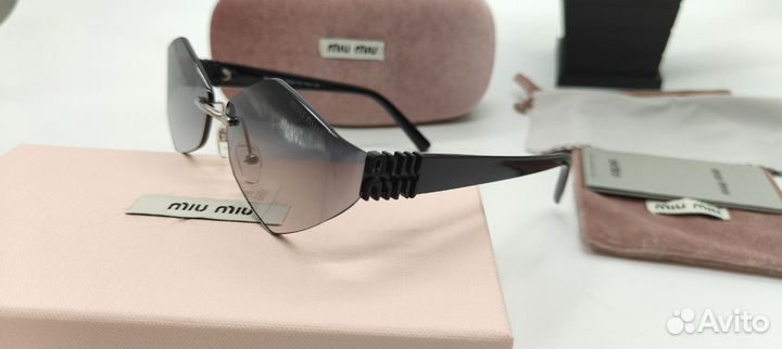 Солнцезащитные очки MIU MIU