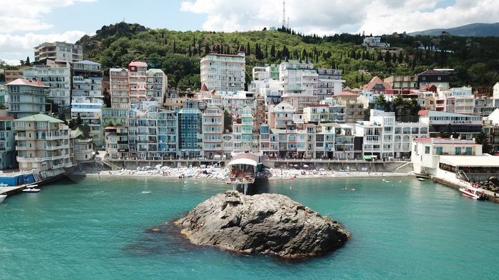 Комната 25 м² в 9-к., 2/4 эт.