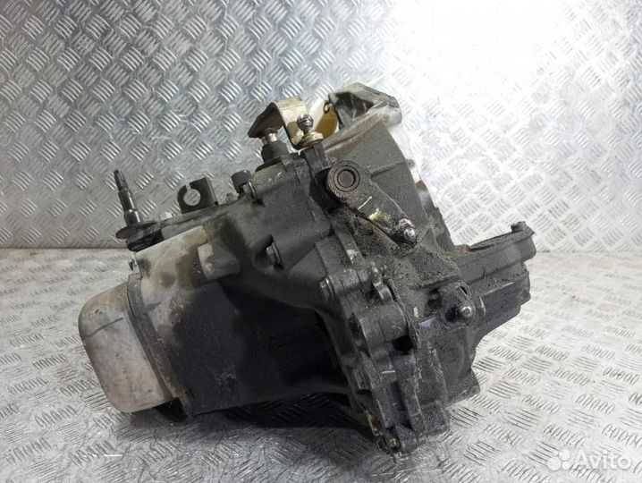 Б/У Б/У кпп механическая (МКПП) Снято с двигате