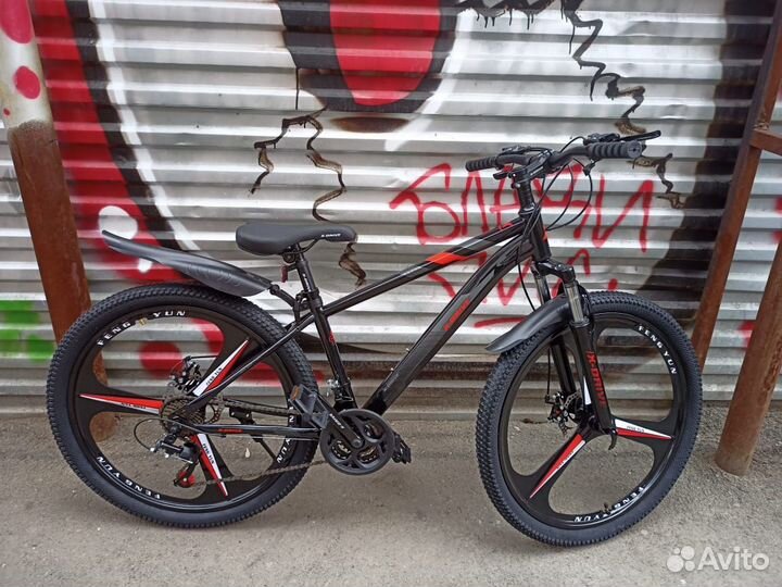 Велосипед на литых дисках 26