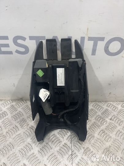 Кожух рулевой колонки Audi A8