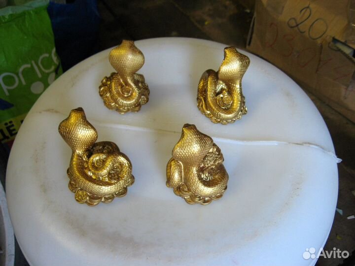 Денежные кобры, змеи сувенирные