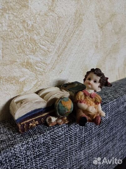 Статуэтки сувениры