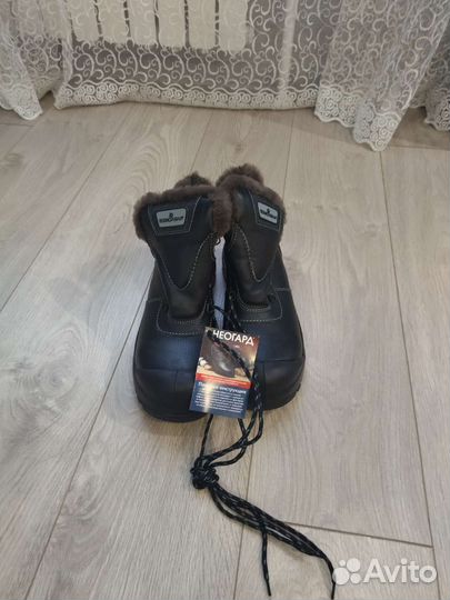 Ботинки рабочие. Жилет+ шапка