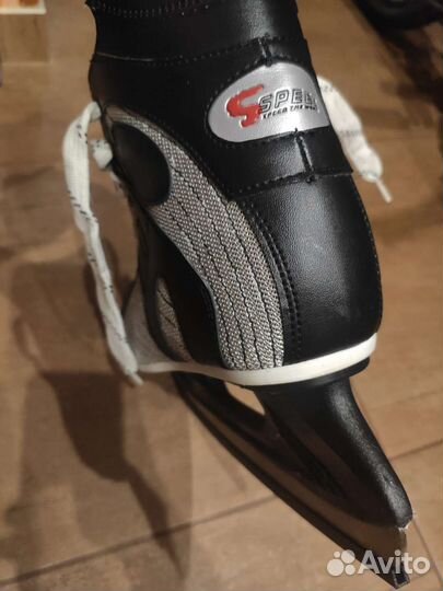 Коньки хоккейные мужские и женские