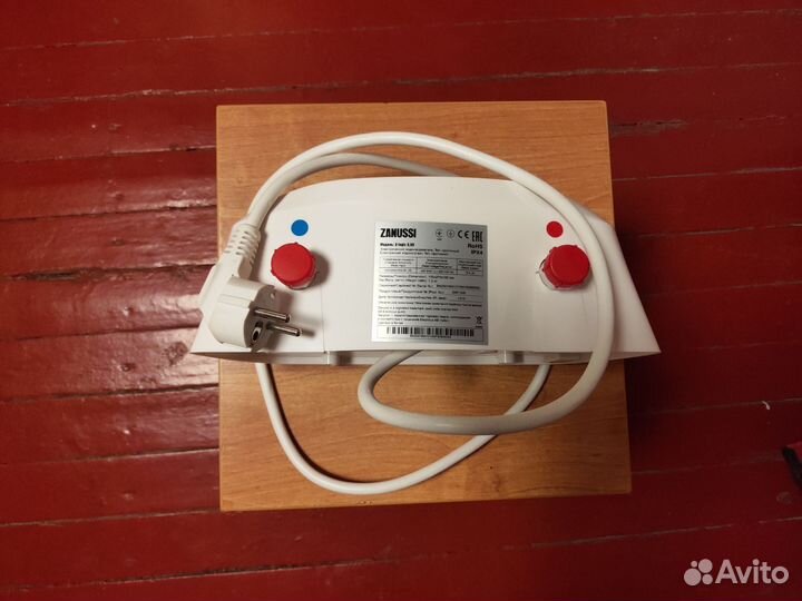 Водонагреватель проточный электрический Zanussi