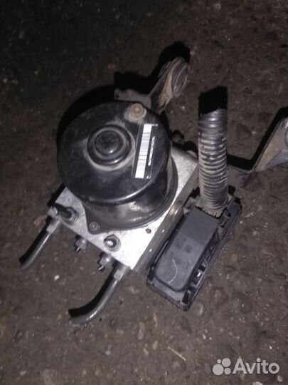 Mazda 3 2003 блок ABS