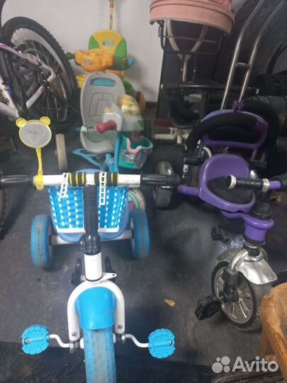 Трехколесный детский велосипед с ручкой