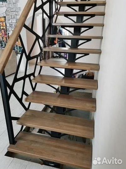 Металлокаркас лестницы