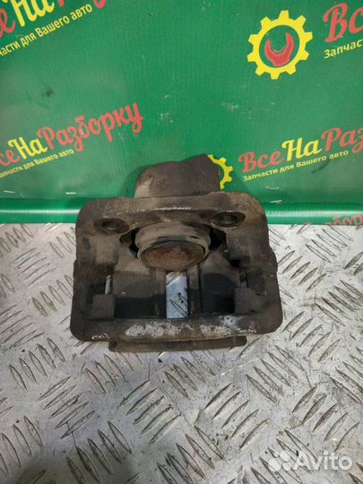 Суппорт передний правый Renault Symbol седан 1.4