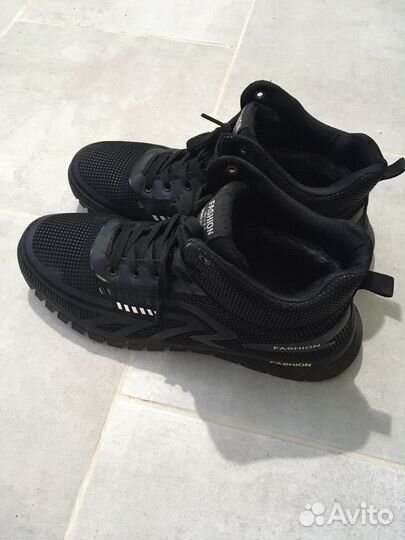 Кроссовки мужские 43