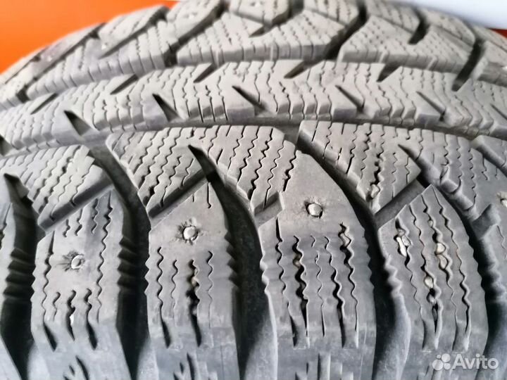 Bridgestone Ice Cruiser 7000S 205/60 R16 92T