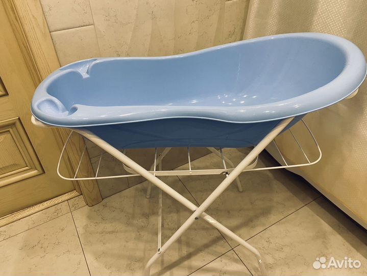 Ванночка для купания с подставкой