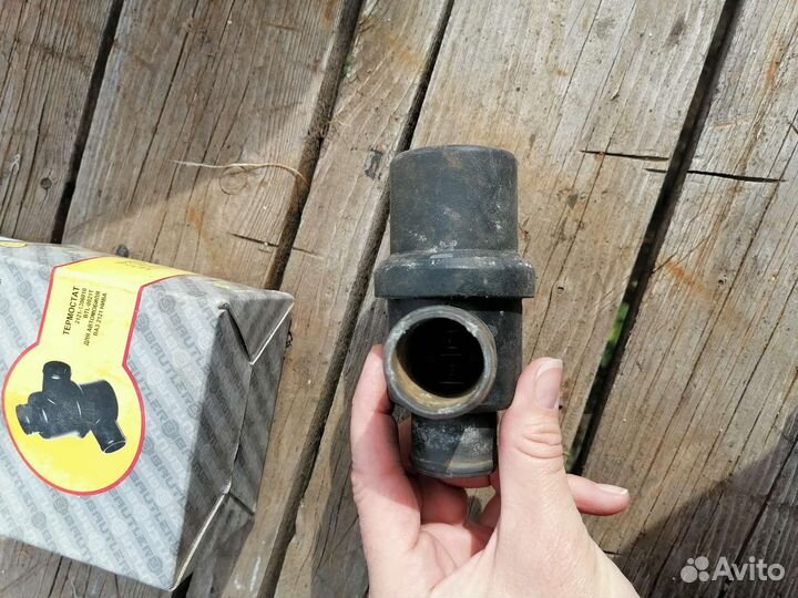 Термостат на Ваз 2105