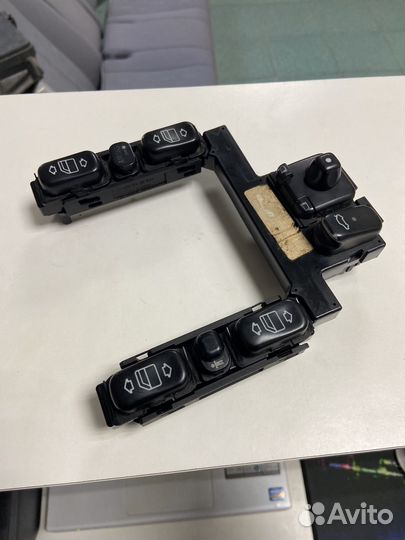 Блок кнопок стеклоподъемников mercedes w210