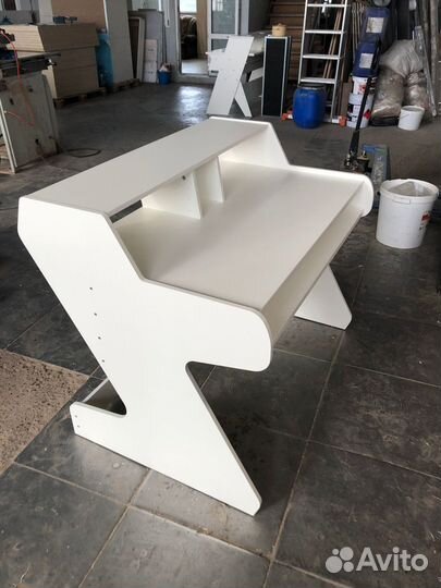 Столы для студии звукозаписи