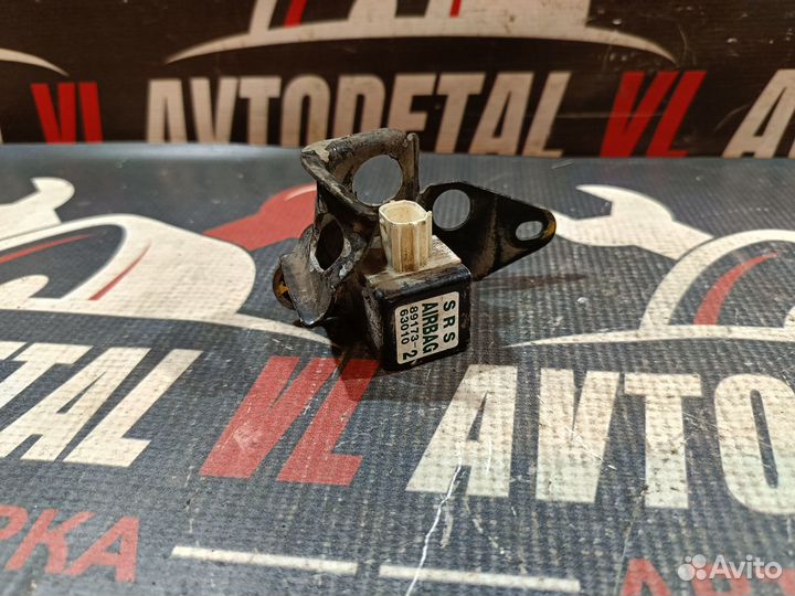 Датчик удара передний Toyota Wish XE10