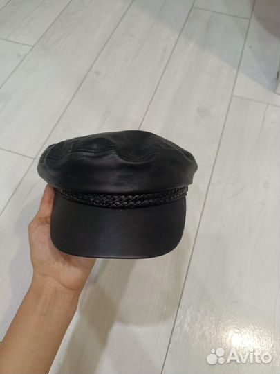 Фуражка черная женская