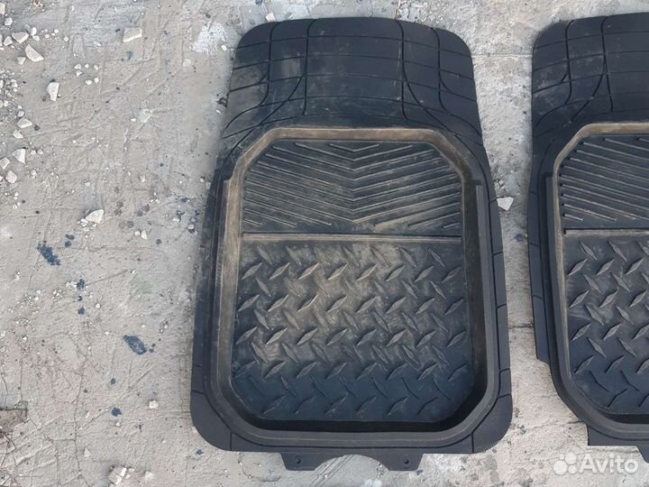 Автомобильные коврики резиновые бу