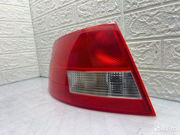 Фонарь задний левый Audi A4 кабриолет 3.0 ASN 2004