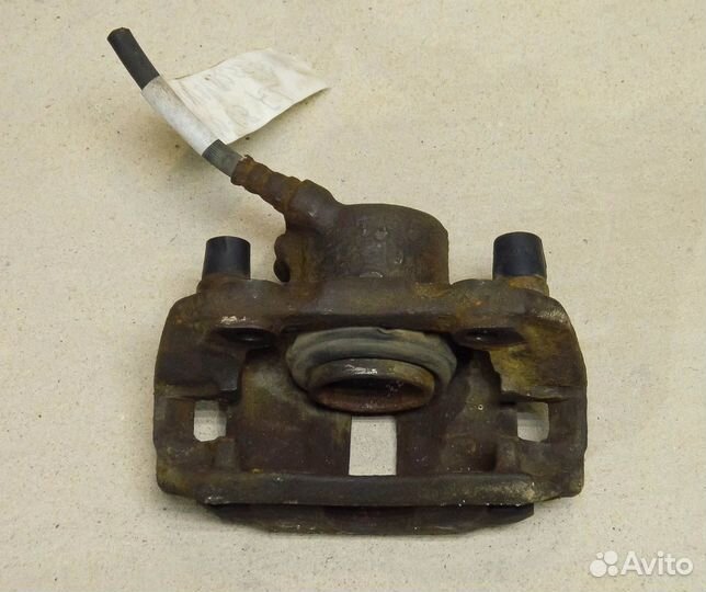 Суппорт передний левый Audi 100 44 кузов (вент)