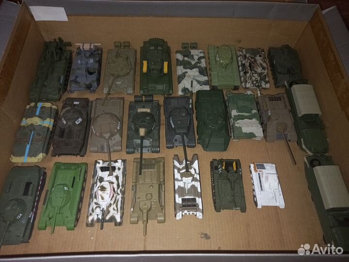 Коллекция моделей и журналов 