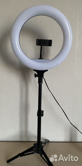 Кольцевая лампа со штативом