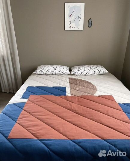 Покрывало с подушками