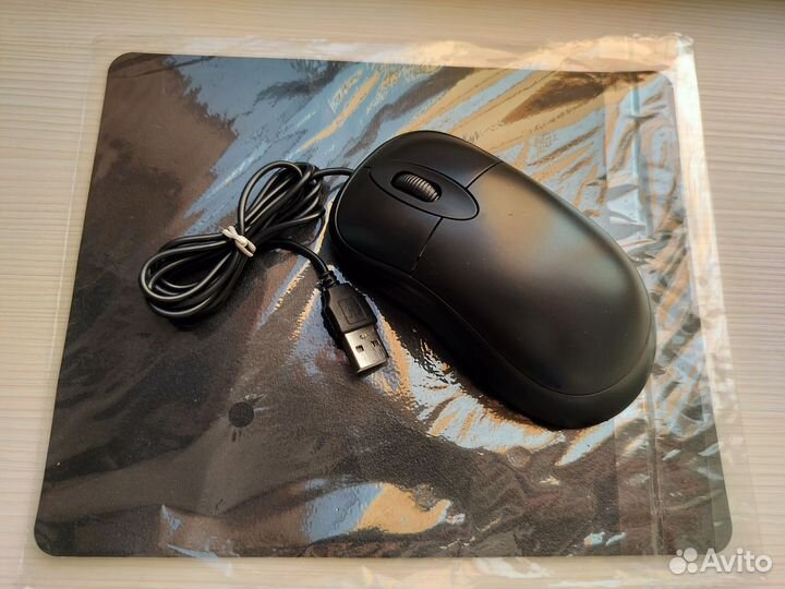 Компьютерный коврик и мышка