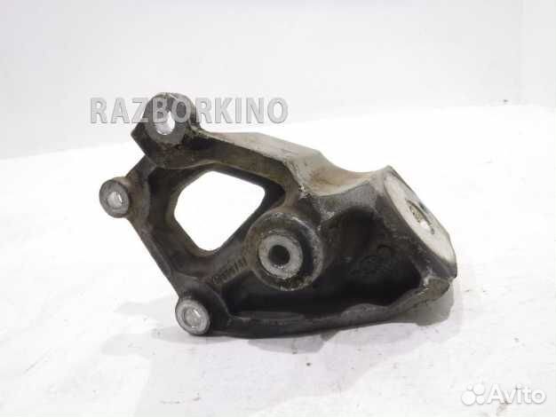 Кронштейн двигателя