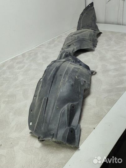 Подкрылок передний левый Mazda Axela 2008