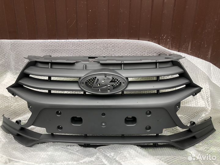 Передняя решетка радиатора granta FL