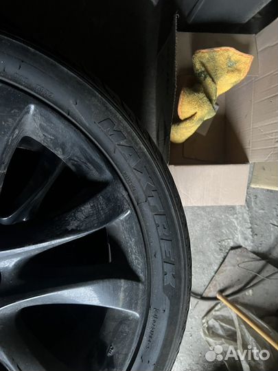 Maxtrek Comfort M8 245/40 R19