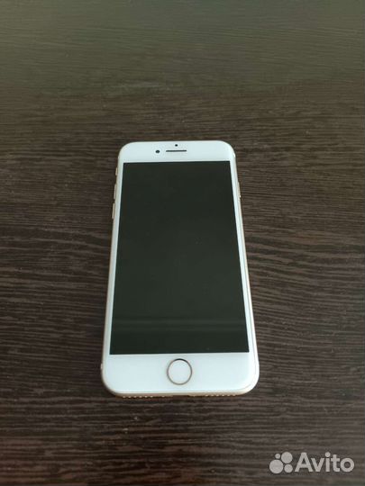 Телефон iPhone 7