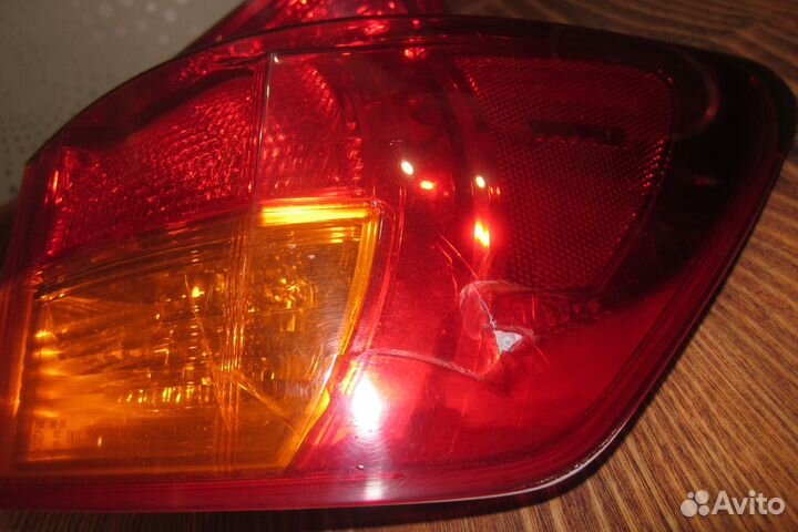 Lexus IS 250 задняя оптика в хорошем состоянии