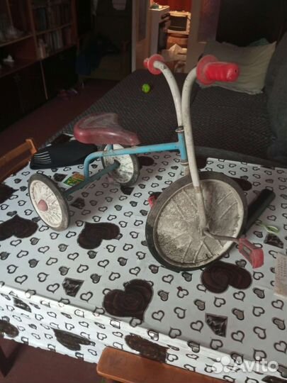 Трехколесный велосипед